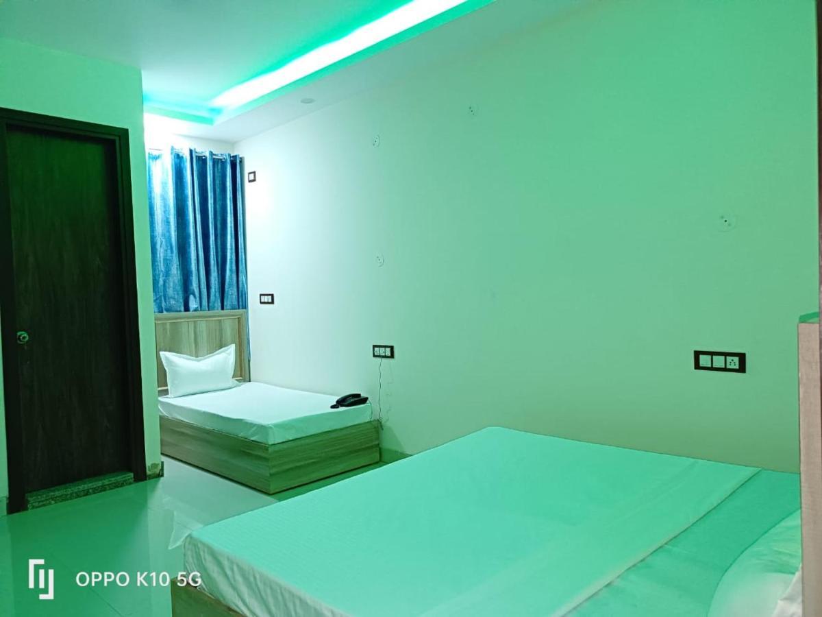 Travel Inn At Delhi Airport Neu-Delhi Exterior foto